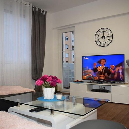 Apartment Trixi Pula Bagian luar foto