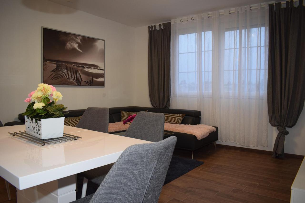 Apartment Trixi Pula Bagian luar foto