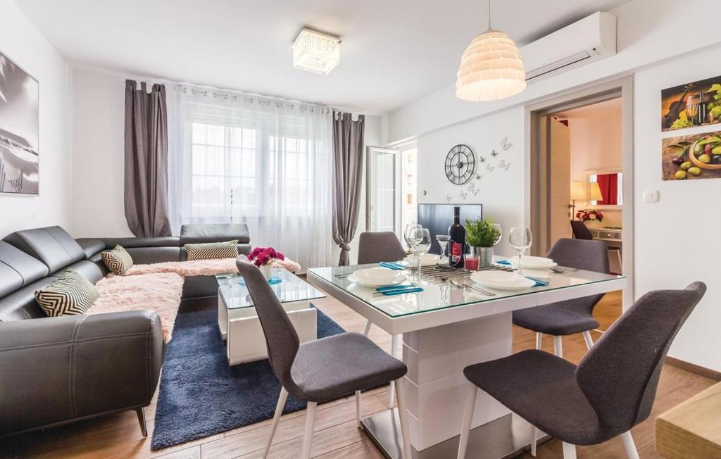 Apartment Trixi Pula Bagian luar foto